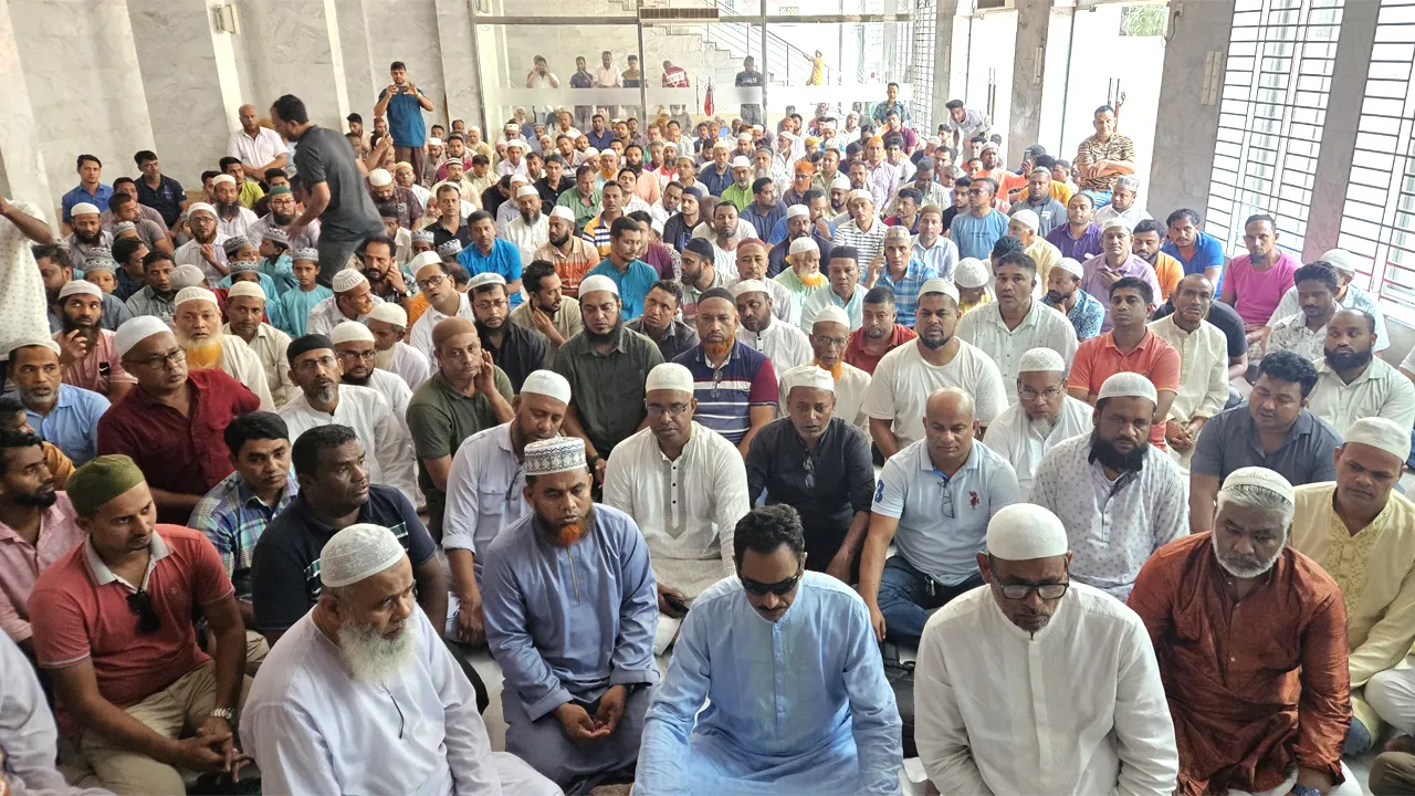 বিমান দুর্ঘটনার ঘটনায় ফেনীতে জামায়াত ও বিএনপির দোয়া