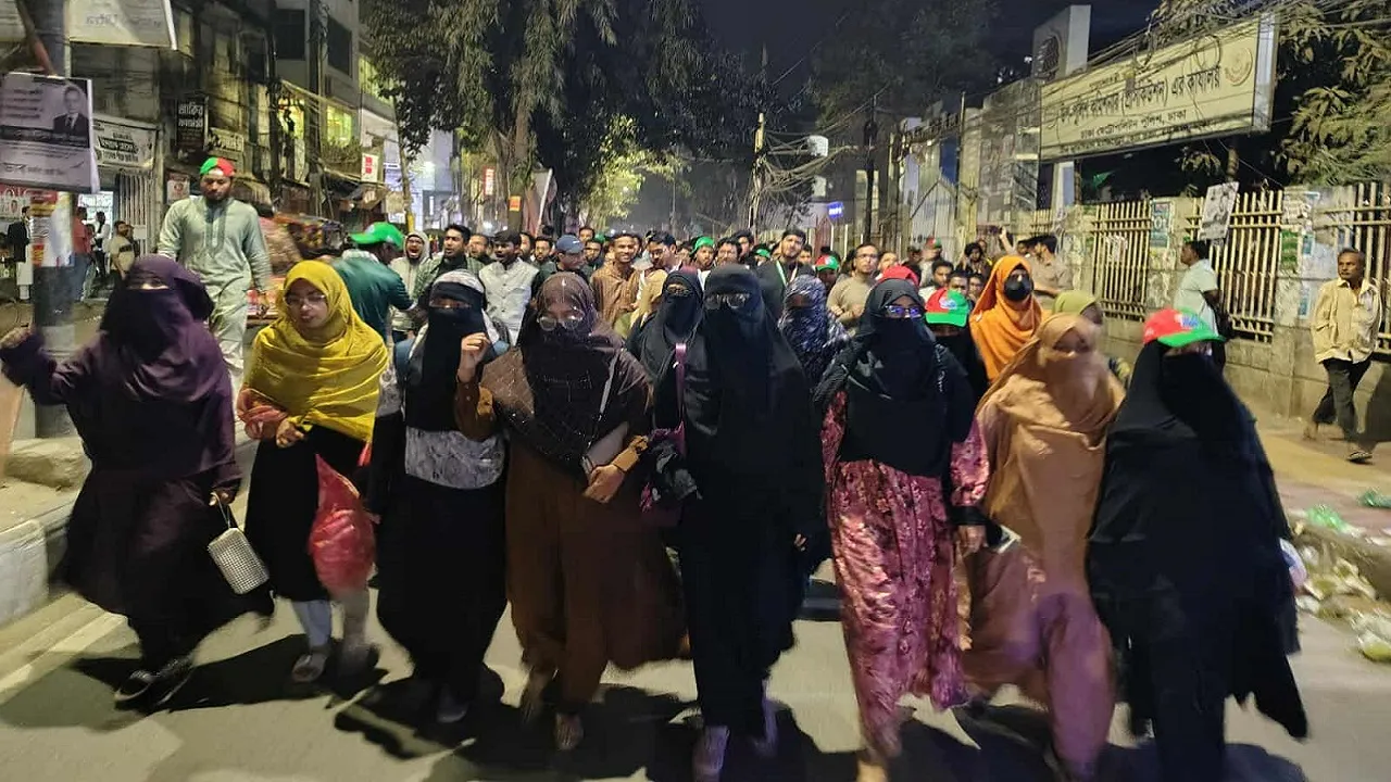 ইনকিলাব মঞ্চের কর্মসূচিতে পুলিশি হামলার প্রতিবাদে জকসুর বিক্ষোভ