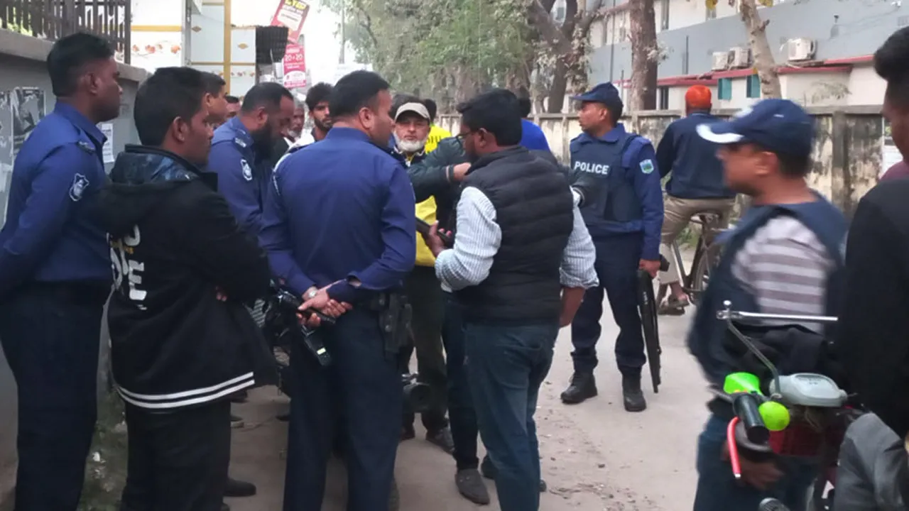 জয়পুরহাটে স্বতন্ত্র প্রার্থীর কর্মীদের সাথে বিএনপির সংঘর্ষ, আহত ৯