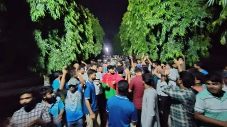 মিটফোর্ডে ব্যবসায়ীকে হত্যার প্রতিবাদে উত্তাল জাবিপ্রবি