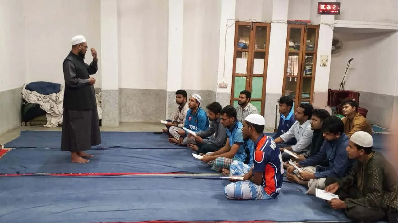 রমজানজুড়ে জাবিতে ছাত্রদল নেতার উদ্যোগে ফ্রি কোরআন শিক্ষা কার্যক্রম