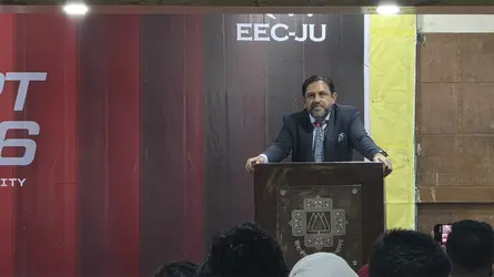 দক্ষ জনবলের সংকটে প্রতিষ্ঠানগুলো, প্রস্তুত হতে হবে শিক্ষার্থীদের