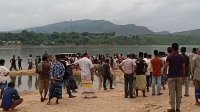 যাদুকাটা নদীতে গোসল করতে নেমে মাদরাসার ছাত্র নিখোঁজ