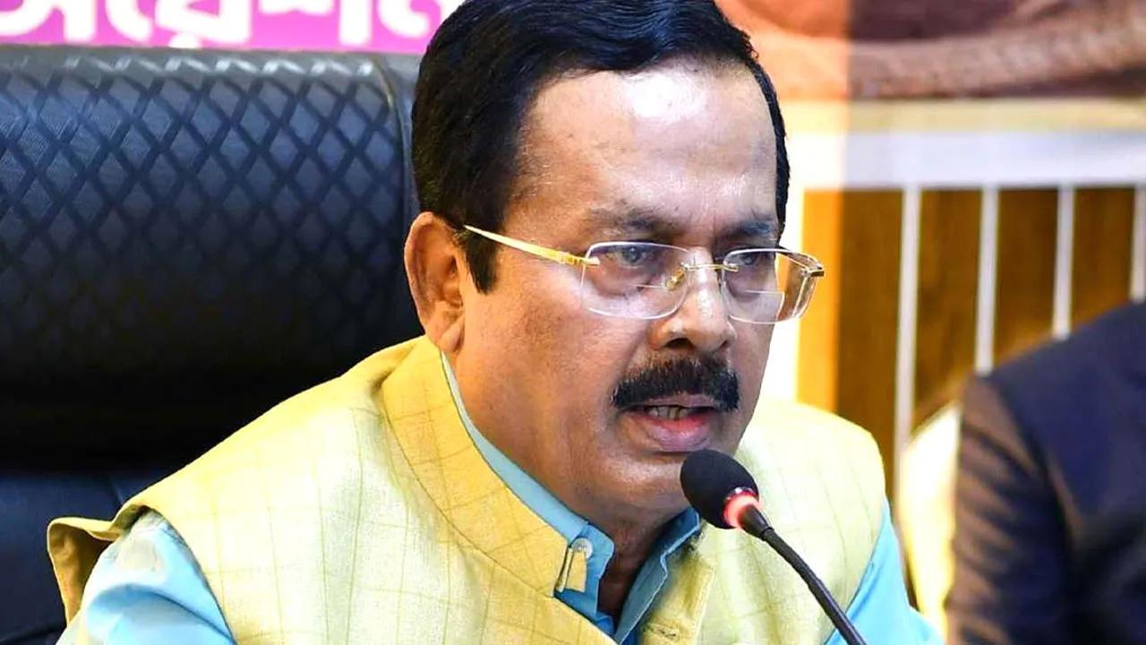 স্ত্রী-মেয়েসহ সাবেক মন্ত্রী নানকের দেশত্যাগে নিষেধাজ্ঞা