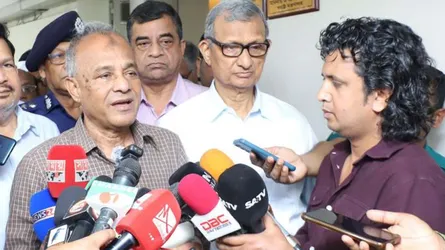 পরিবহনে ডাকাতি বন্ধে যাত্রীদের ছবি তুলতে হবে : স্বরাষ্ট্র উপদেষ্টা