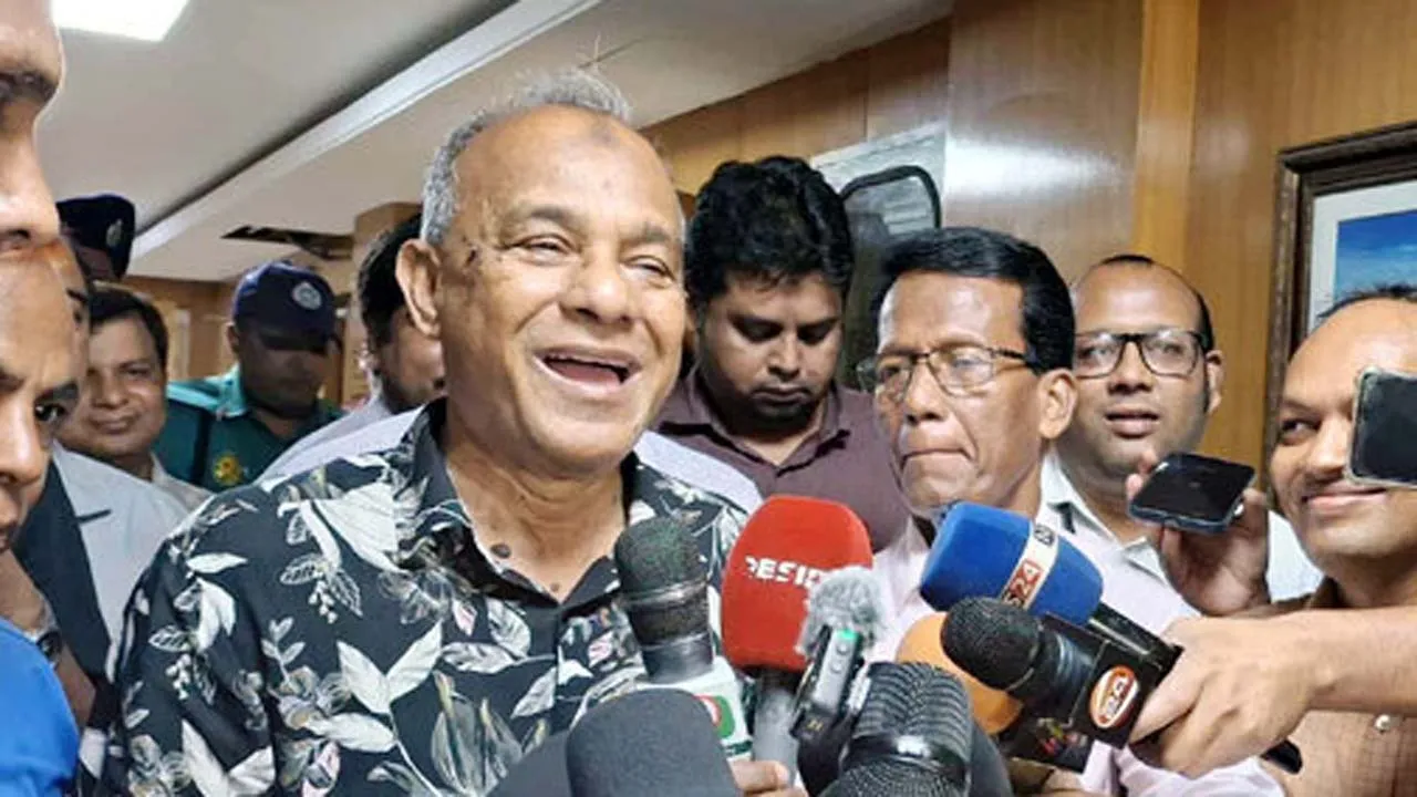 ওএমএসের মাধ্যমে আলু বিক্রির চিন্তা করছে সরকার : কৃষি উপদেষ্টা
