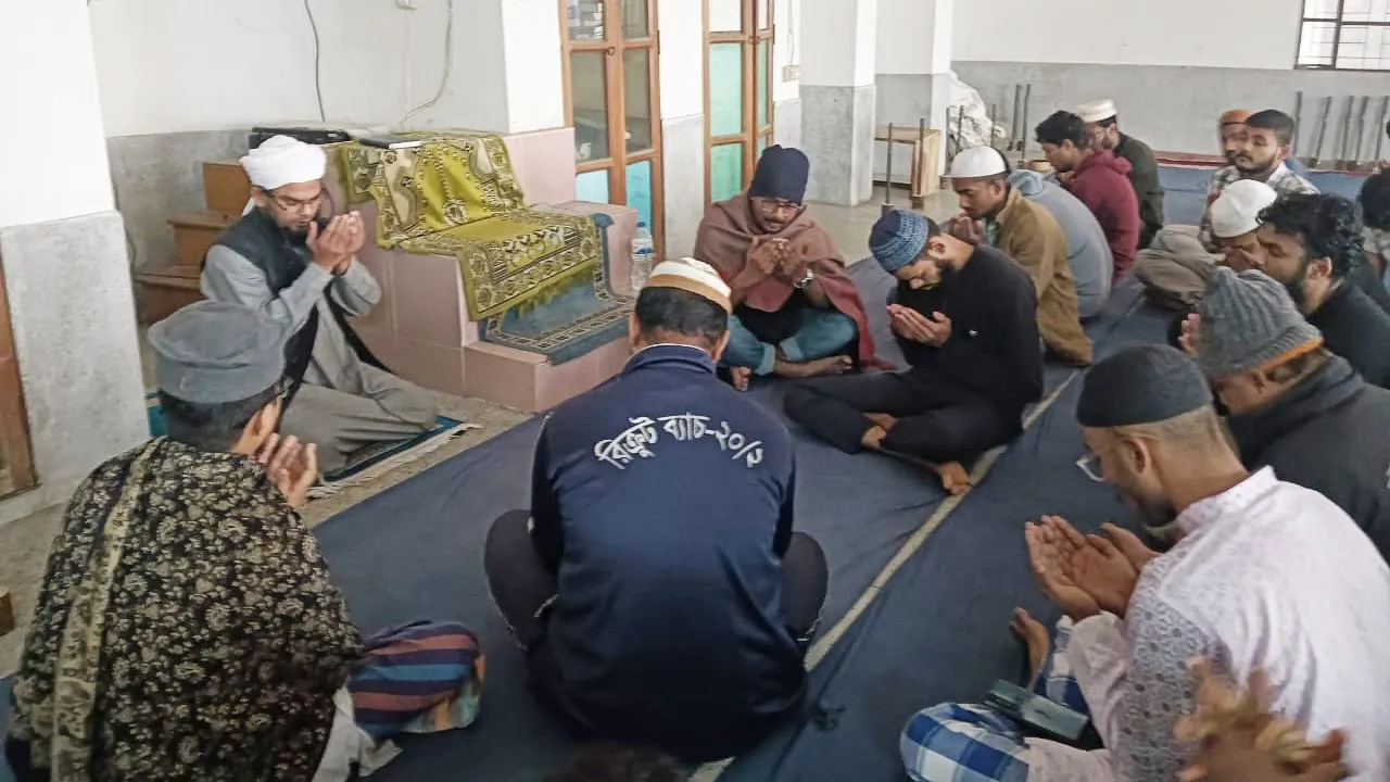 খালেদা জিয়ার রুহের মাগফিরাত কামনায় জাবিতে দোয়া মাহফিল