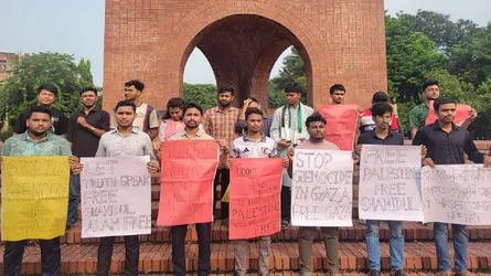 আলোকচিত্রী শহিদুল আলমের মুক্তির দাবিতে জাবিতে মানববন্ধন