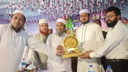 ডাকসুর এজিএস মহিউদ্দীন খানকে জয়পুরহাটে সংবর্ধনা