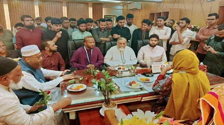 তেজগাঁও কলেজে জামায়াত প্রার্থী সাইফুল আলম খান মিলনের সাথে শিক্ষকদের মতবিনিময়