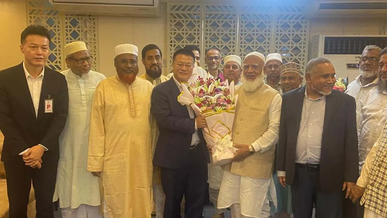 চীন সফর শেষে দেশে ফিরলেন জামায়াত আমির