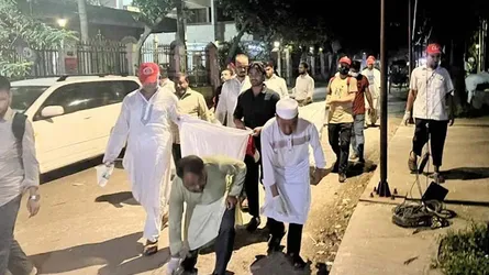 সোহরাওয়ার্দী উদ্যান ও ঢাবি ক্যাম্পাস পরিষ্কার-পরিচ্ছন্ন করল জামায়াত