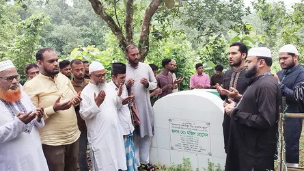 খাগড়াছড়িতে জুলাই শহীদ মজিদের কবর জিয়ারত করল জামায়াত