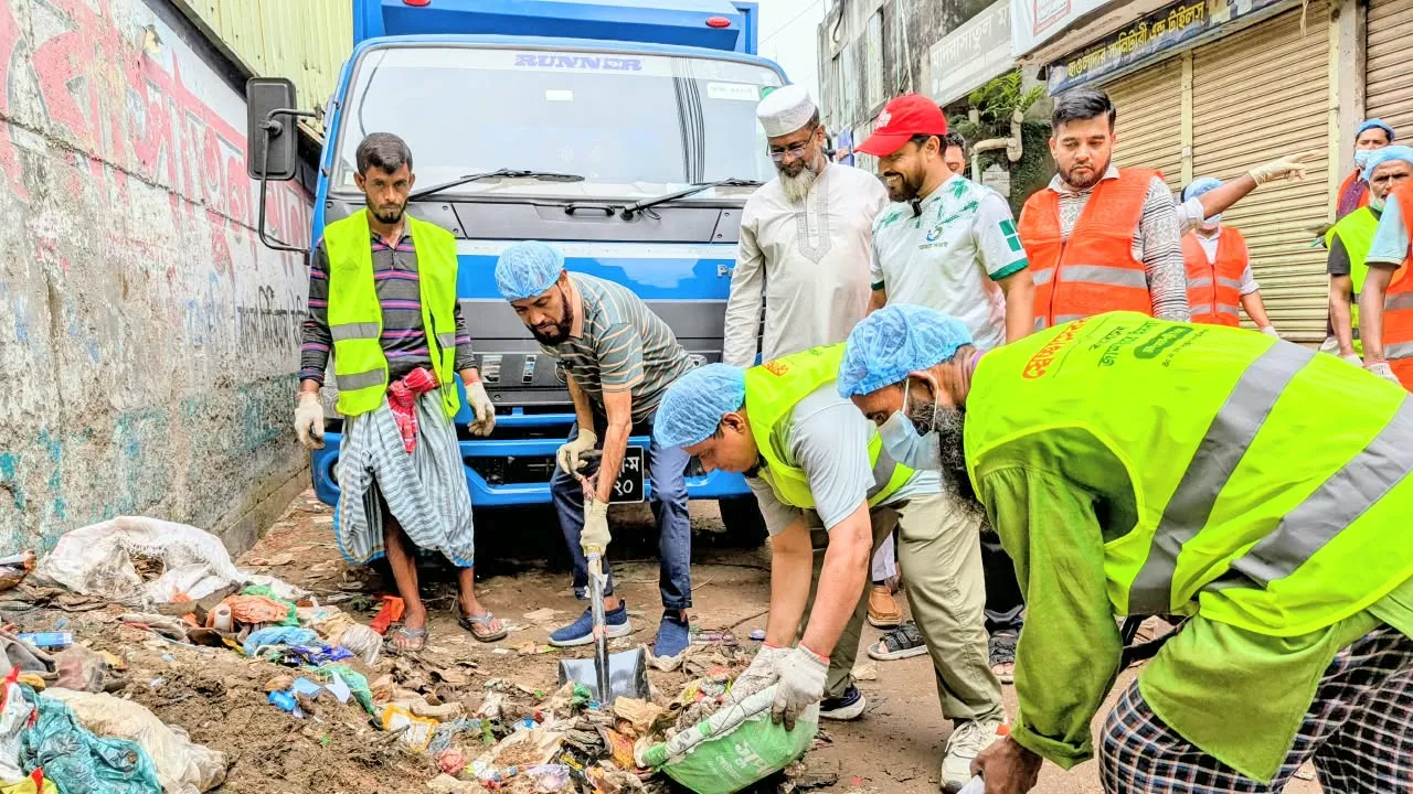 রাজধানীতে জামায়াতের সপ্তাহব্যাপী পরিচ্ছন্নতা অভিযান শুরু