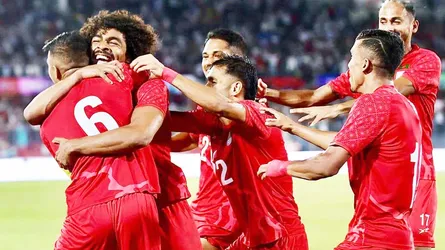 ফুটবল জ্বরে কাঁপছে দেশ, আবেগের মূল্য দিতে পারবেন তো হামজা-জামালরা?