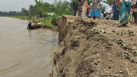 খায়রুন সুন্দরীর স্মৃতিবিজড়িত মেরুরচরের মানচিত্র রক্ষায় মানববন্ধন