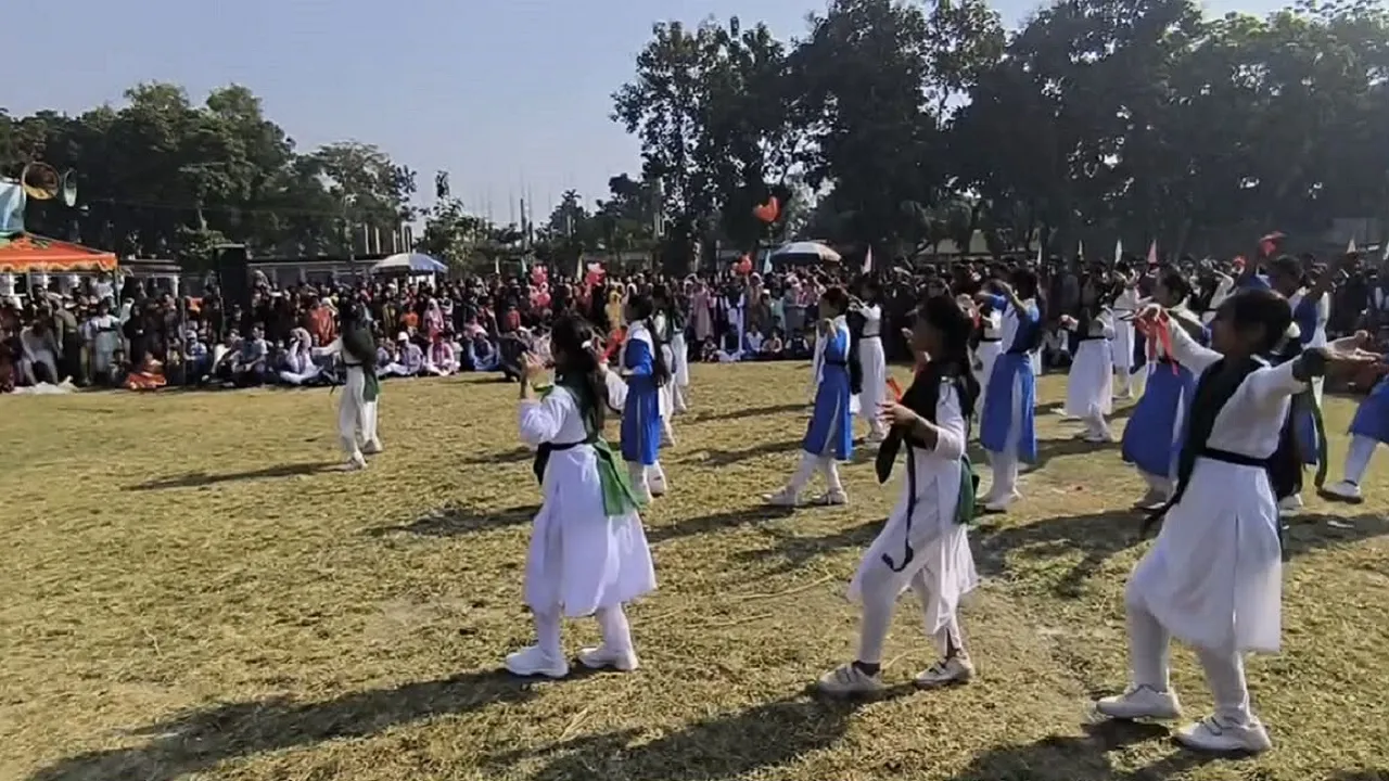 মেলান্দহে বিজয় দিবসে বিদেশী গানে শিক্ষার্থীদের নাচ, বন্ধ করে দিলো প্রশাসন