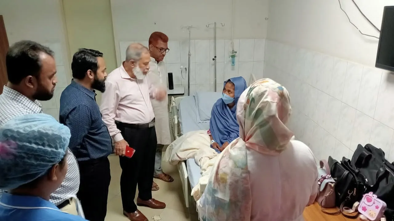 বৈষম্যবিরোধী নেত্রী ইলার পাশে জামায়াত নেতা ডা: ফজলুল হক