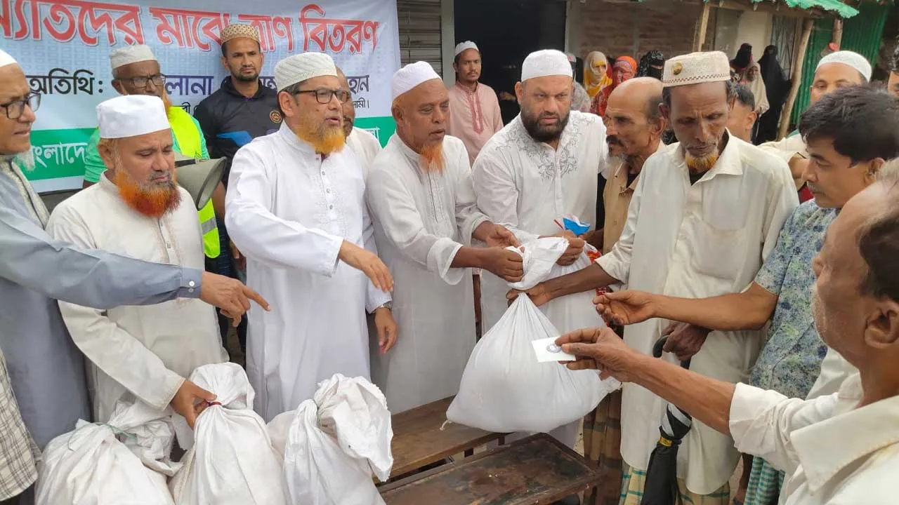 বন্যার্তদের ক্ষয়ক্ষতির তুলনায় মানবিক সহায়তা অপর্যাপ্ত, সরকারি সহযোগিতা জোরদার করুন