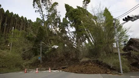 জাপানে সর্বোচ্চ মাত্রার ভূমিধস সতর্কতা জারি