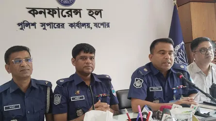 যশোরে উদ্ধার প্রাইভেটকার ঘিরে পাল্টাপাল্টি অভিযোগ
