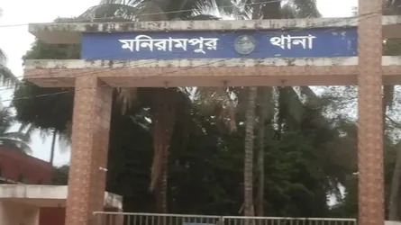 মনিরামপুরে নাতনিকে উত্ত্যক্তের প্রতিবাদ করায় নানাকে কুপিয়ে হত্যা