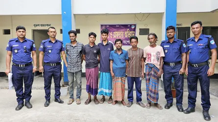 চৌগাছায় পুলিশের অভিযানে নারীসহ ৯ মাদক কারবারি আটক