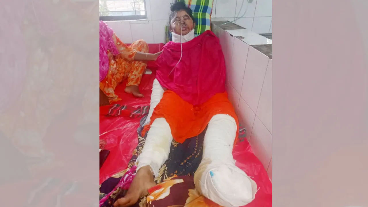চৌগাছায় বাবা হারা মেয়ের জীবন বাঁচাতে মায়ের আকুতি