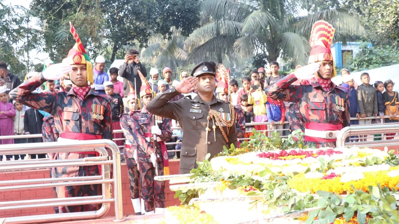 শার্শায় বীরশ্রেষ্ঠ শহীদ নূর মোহাম্মদের সমাধিতে বিজিবির পুষ্পস্তবক অর্পণ