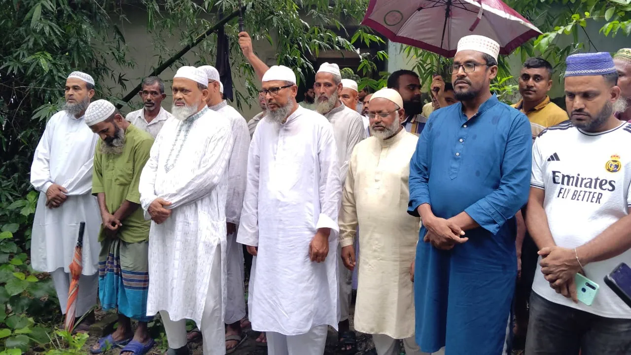 চৌগাছায় জুলাই বিপ্লবের শহীদ আলামিনের পরিবারের সাথে জামায়াতের সৌজন্য সাক্ষাৎ
