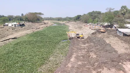 চৌগাছায় রাতের আঁধারে কপোতাক্ষ নদের পাড় কেটে মাটি লুট