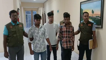 যশোরে ডিবির হাতে মোটরসাইকেল চোরচক্রের ৪ সদস্য আটক