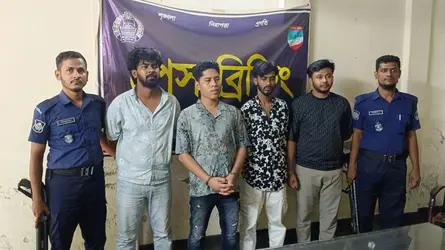 ৩ সহযোগীসহ যশোরে গ্রেফতার শীর্ষ সন্ত্রাসী ডেভিড ইমন