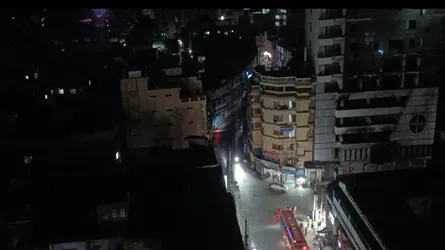 অধিকাংশ ল্যাম্পপোস্ট অকেজো, অন্ধকারে নিমজ্জিত যশোর শহর