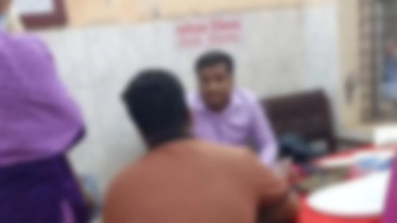 রাজাপুরে চিকিৎসককে ‘ভাই’ ডাকায় রোগীকে চিকিৎসা না দেয়ার অভিযোগ