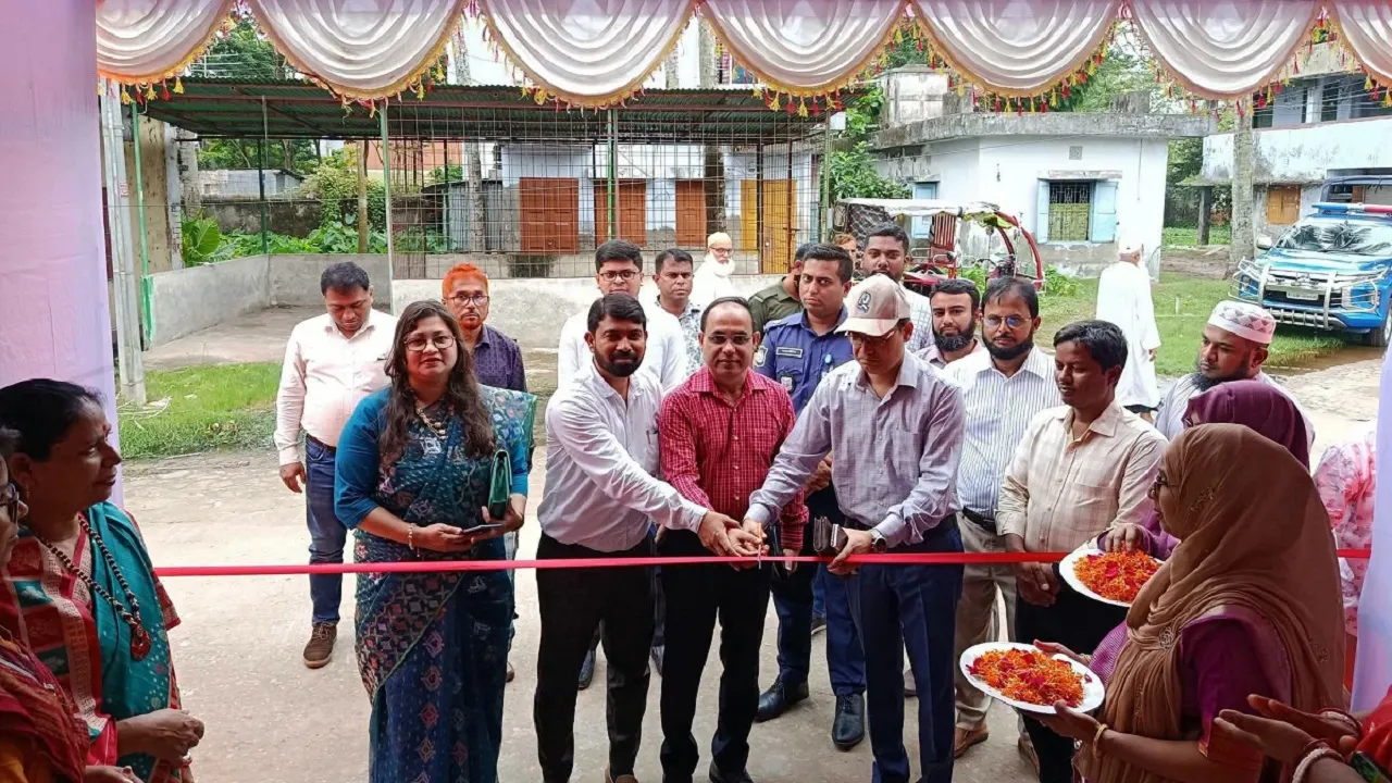 ঝালকাঠিতে জাতীয় ফল মেলা-২০২৬ উদ্বোধন, দেশীয় ফল চাষে গুরুত্বারোপ