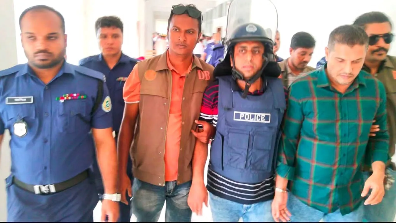ঝালকাঠিতে জেলা যুবলীগের আহ্বায়কসহ ৫ নেতা কারাগারে