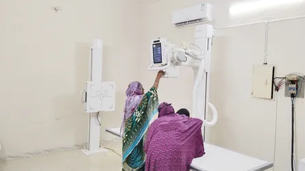 বহিরাগত দিয়ে এক্স-রে, ঝালকাঠি সদর হাসপাতালের মেডিক্যাল টেকনোলজিস্টকে শোকজ
