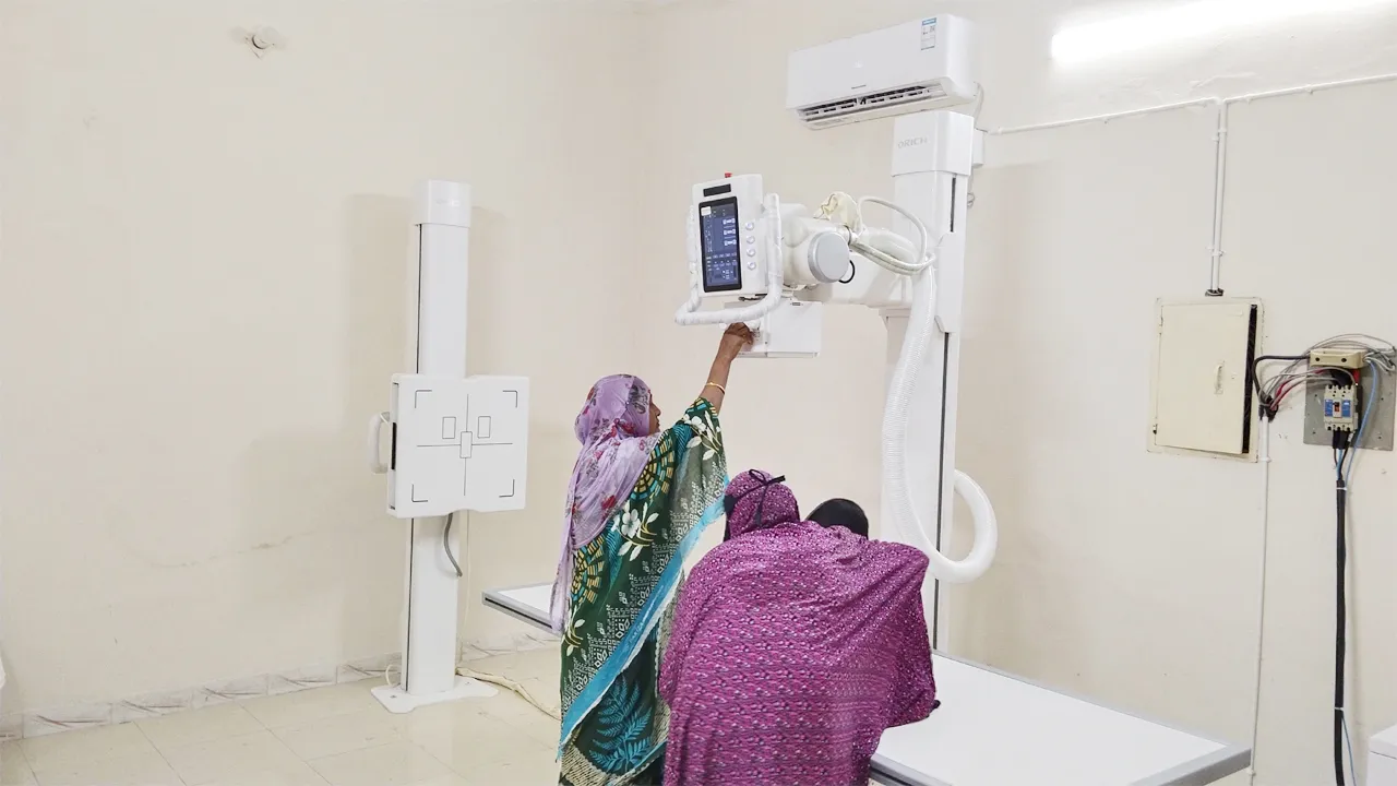 বহিরাগত দিয়ে এক্স-রে, ঝালকাঠি সদর হাসপাতালের মেডিক্যাল টেকনোলজিস্টকে শোকজ