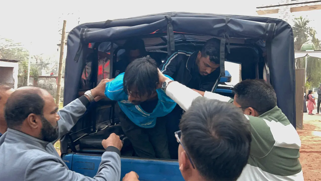 ঝালকাঠিতে দা দিয়ে কুপিয়ে মাকে হত্যা, ছেলে আটক