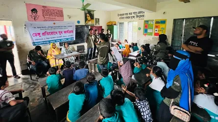 ডেঙ্গু প্রতিরোধে সচেতনতামূলক ক্যাম্পেইন ও পরিচ্ছন্নতা কার্যক্রমে ‘ইয়াস’