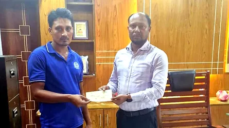 বজ্রপাতে কৃষকের মৃত্যু : কাঁঠালিয়া উপজেলা প্রশাসনের তাৎক্ষণিক সহায়তা