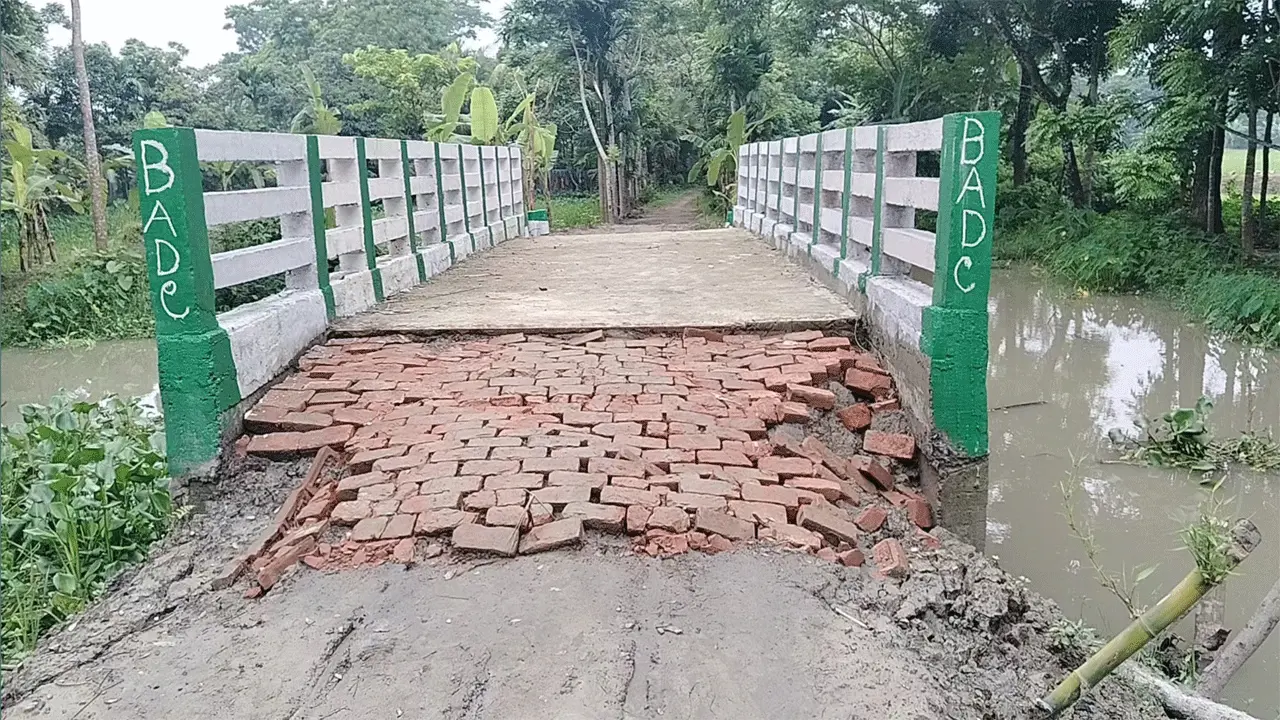 ঝালকাঠিতে ২৪ লাখ টাকার কালভার্ট নির্মাণে অনিয়মের অভিযোগ