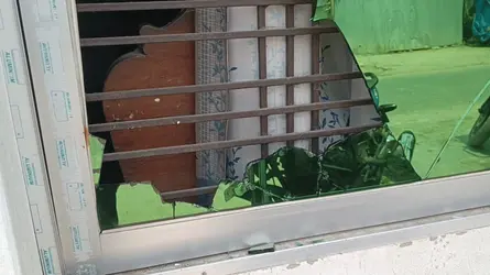 জীবননগরে মাদক বিক্রির প্রতিবাদে বসতবাড়িতে হামলা ও ভাঙচুর