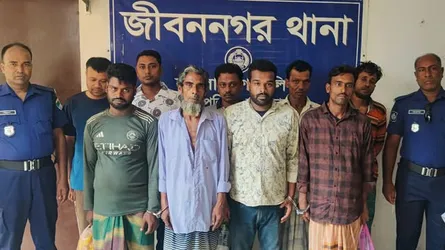 জীবননগরে পুলিশের অভিযানে ৯ পলাতক আসামি গ্রেফতার