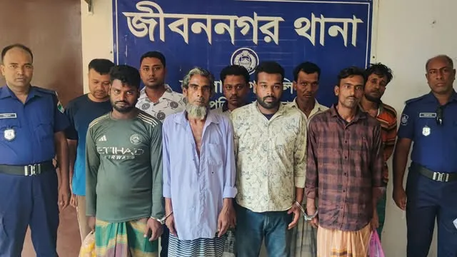 জীবননগরে পুলিশের অভিযানে ৯ পলাতক আসামি গ্রেফতার