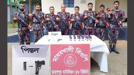 মাধবখালীতে ম্যাগাজিন ও গুলিসহ বিদেশী পিস্তল উদ্ধার