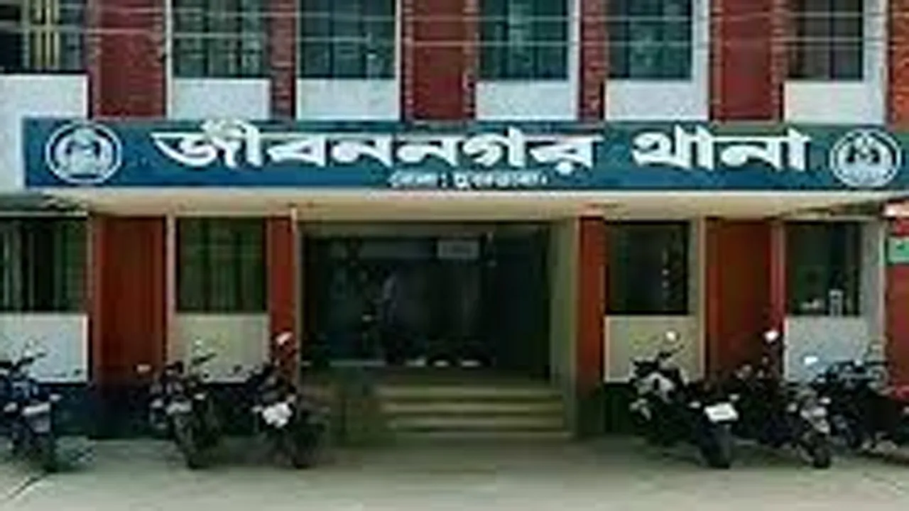 জীবননগরে পাখিভ্যান উল্টে গৃহবধূ নিহত