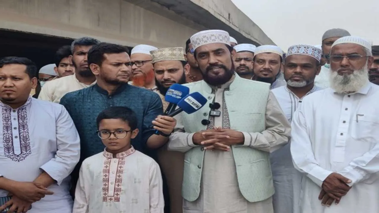 রাজনীতির বৃত্ত থেকে বেরিয়ে এসে জনকল্যাণে কাজ করতে হবে
