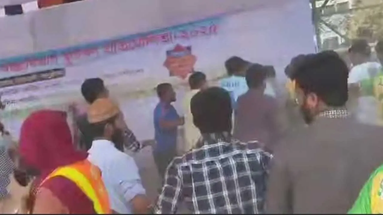 জবিতে  ফুটবল খেলা নিয়ে সংঘর্ষ,  আহত ২০